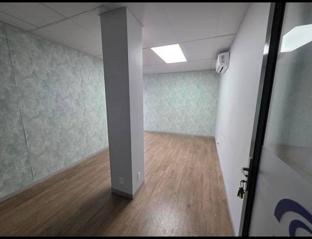 BUSINESS PROPERTY TO RENT IN LYNNWOOD GLEN